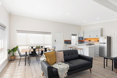 Luxury Apartments And Motel Rooms - Free Wifi - Close To Beach - Phillip Island Accommodation 0