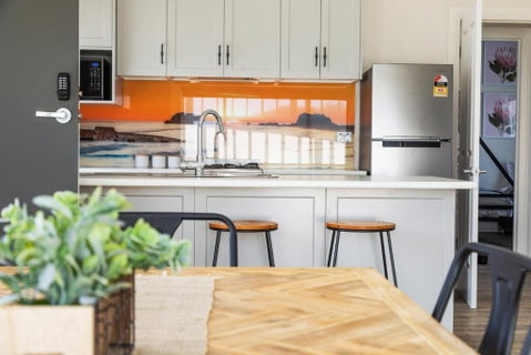 Luxury Apartments And Motel Rooms - Free Wifi - Close To Beach - Phillip Island Accommodation 2