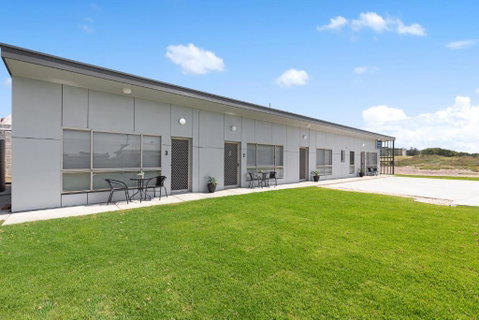 Luxury Apartments And Motel Rooms - Free Wifi - Close To Beach - Phillip Island Accommodation 1
