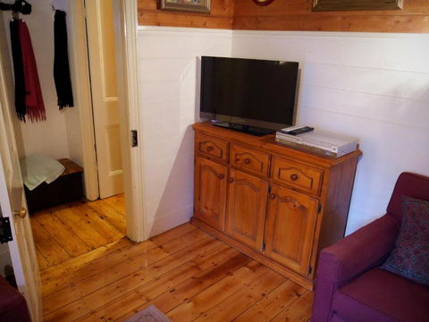 Lynden Cottage - Built 1884 In The Heart Of Town - Phillip Island Accommodation 1