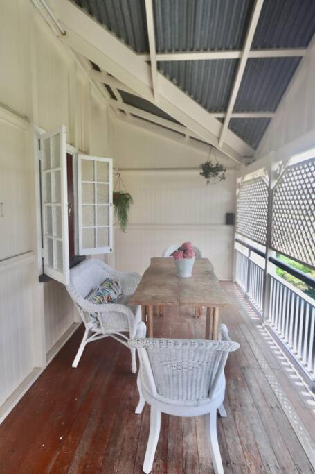 MAGNOLIA HOUSE ON THE CREEK - STANTHORPE - Phillip Island Accommodation 2