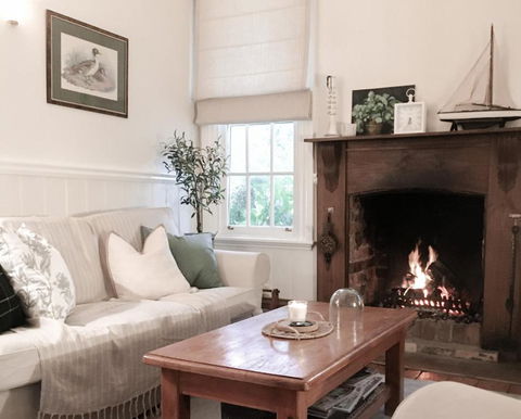 MARIGOLD COTTAGE Charming 1870s Central Daylesford Cottage - Phillip Island Accommodation 2