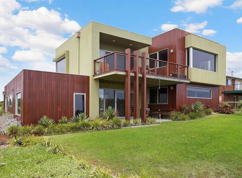Martyrs Lookout - Luxury Accommodation - Phillip Island Accommodation 0