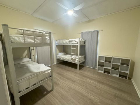 Massive 3 Bedroom Home With Backyard - Phillip Island Accommodation 0