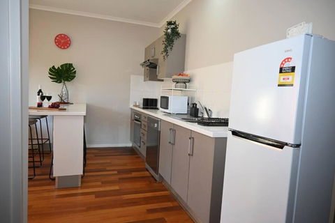 Mawson Red - Free Pool Access -Onsite Parking-Netflix-5 Mins To Mawson Interchange - Phillip Island Accommodation 1