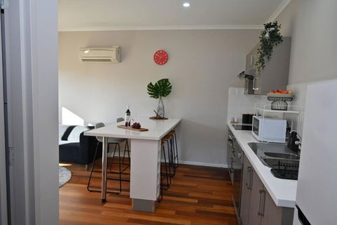 Mawson Red - Free Pool Access -Onsite Parking-Netflix-5 Mins To Mawson Interchange - Phillip Island Accommodation 2