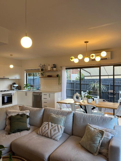 Melbourne Home Close To Airport & Train Station - Phillip Island Accommodation 0