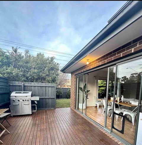 Melbourne Home Close To Airport & Train Station - Phillip Island Accommodation 1