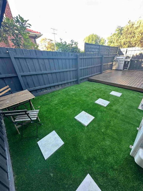 Melbourne Home Close To Airport & Train Station - Phillip Island Accommodation 3