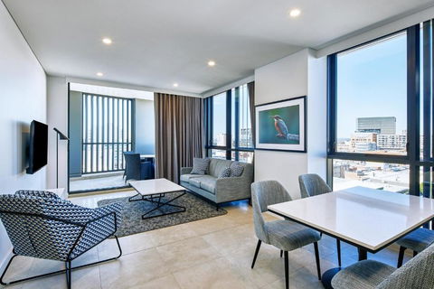 Meriton Suites Liverpool - Phillip Island Accommodation 1