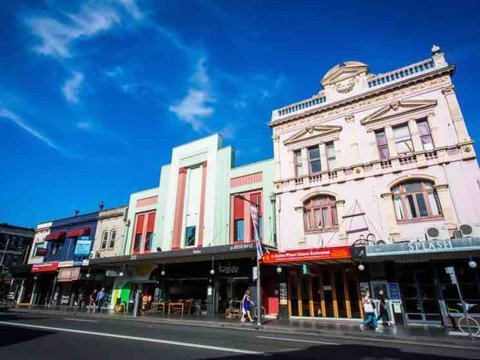 Modern 2 Bedroom Warehouse Conversion - Phillip Island Accommodation 1