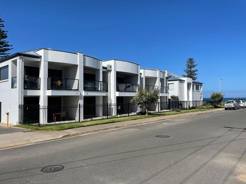 Moana Seaside Retreat - 2 Bedroom, Spa , Living Area & Pet Friendly - Phillip Island Accommodation 2