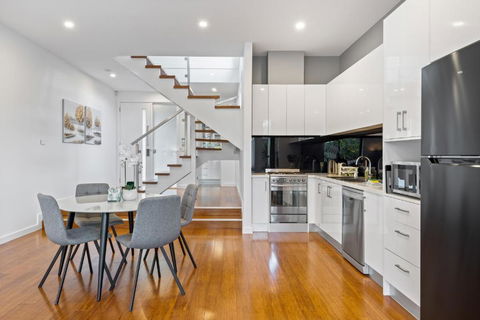 Modern 2-Bed Home In Brunswick With Courtyard - Phillip Island Accommodation 3