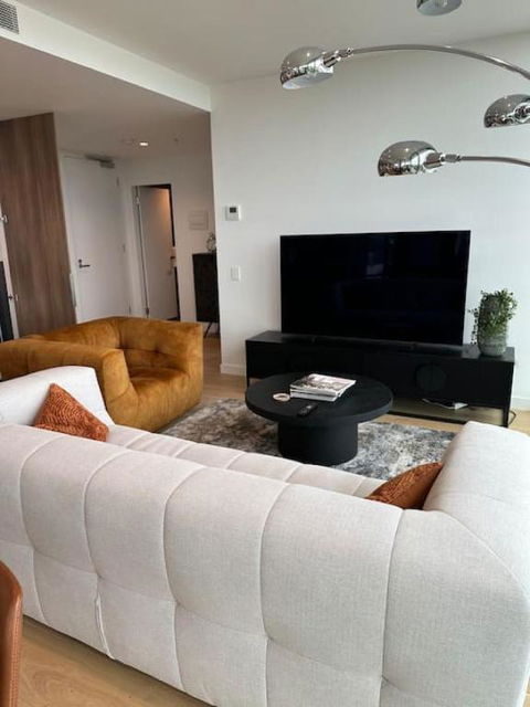 Modern 2 BRM Apt In Williamstown - Phillip Island Accommodation 0