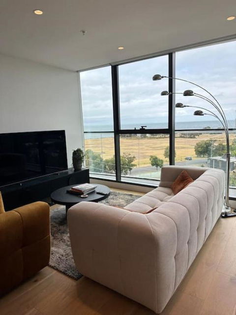 Modern 2 BRM Apt In Williamstown - Phillip Island Accommodation 1