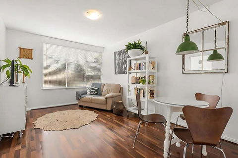 Modern City-Fringe Apartment In New Town - Phillip Island Accommodation 0