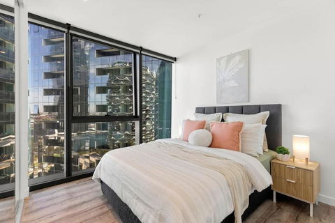 Modern Docklands - Vibrant City Stay - Phillip Island Accommodation 2