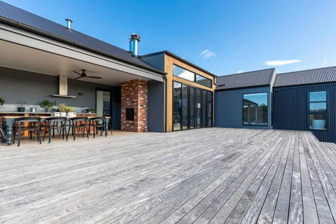 Modern Farmhouse - Phillip Island Accommodation 0