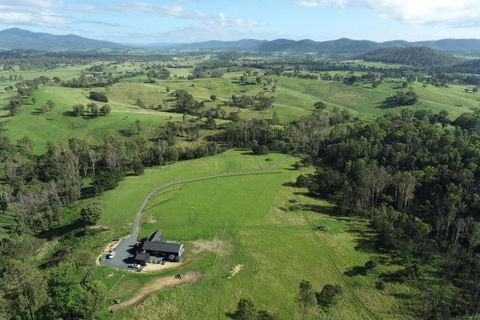 Modern Farmhouse - Phillip Island Accommodation 2