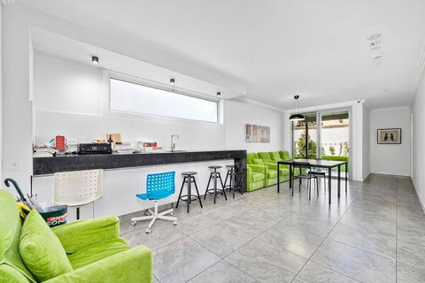 Modern Self-contained Studio At Crows Nest - Phillip Island Accommodation 1