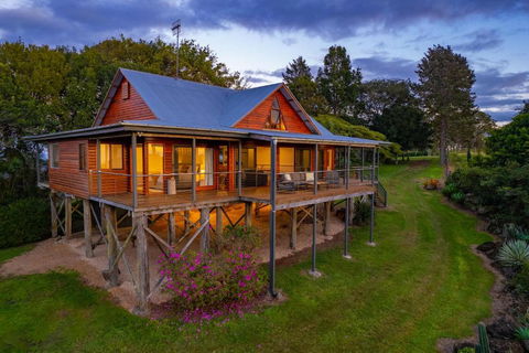 Mountain Retreat With Ocean Views And Fireplace - Phillip Island Accommodation 3