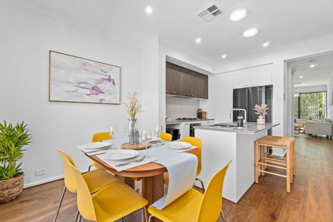 New Luxury Stylish Elegant Townhouse For Families - Phillip Island Accommodation 2