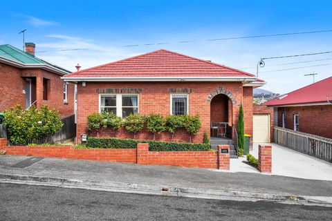 New Town Bungalow - A Leafy Family Haven - Phillip Island Accommodation 1