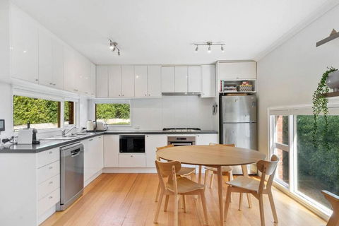 New Town Bungalow - A Leafy Family Haven - Phillip Island Accommodation 2