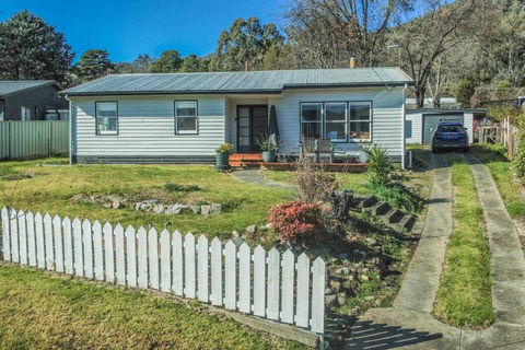 Mount Beauty 3BR Home - Phillip Island Accommodation 0