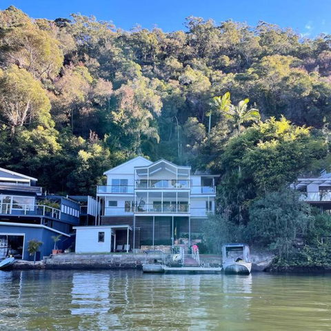 NINE At Berowra Waters, Luxury Waterfront With Hot Tub - Phillip Island Accommodation 2