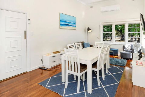 Normanville, Large Historic Three Bedroom Home - Phillip Island Accommodation 3