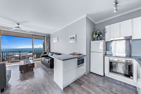 OCEAN VIEWS 16 Pool & Spa Wi-FI - Phillip Island Accommodation 2