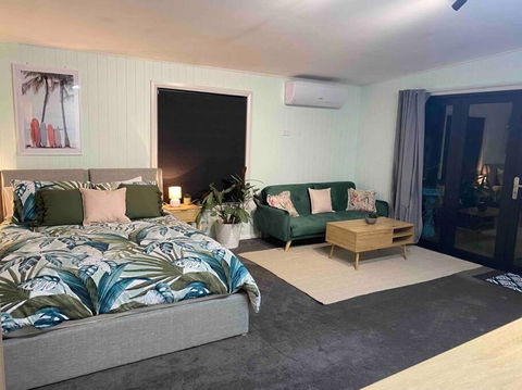 On Track Getaway - Phillip Island Accommodation 0