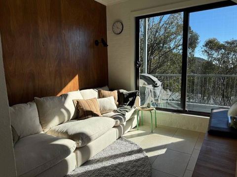 One Cedarwood - Petite Challet Falls Creek - Phillip Island Accommodation 2