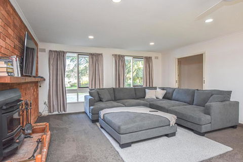Ovens Valley Retreat - Phillip Island Accommodation 0
