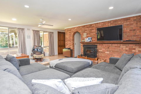Ovens Valley Retreat - Phillip Island Accommodation 3