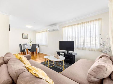 Peaceful 3BR Comfy Unit Sunnybank Near Everything - Phillip Island Accommodation 2