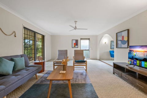 Peaceful 4BR At Sunnybank CBD With 2Parking Yard And Mall - Phillip Island Accommodation 1