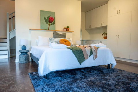 Peaceful Hills Escape: Charming 2-Story Retreat - Phillip Island Accommodation 2
