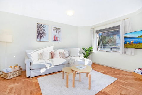 Perfect Manly Retreat, In The Heart Of Manly, Family & Couple Friendly Apartment With CAR SPOT - Phillip Island Accommodation 2