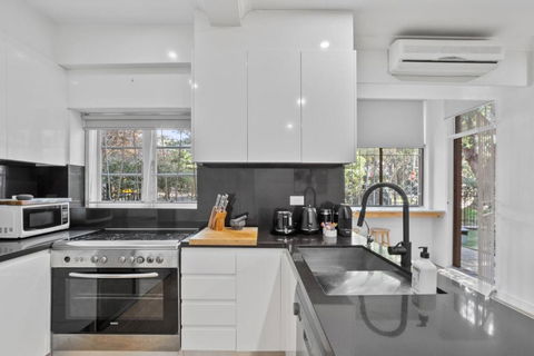 Pet-Friendly Home Just Minutes From Bondi Beach - Phillip Island Accommodation 1