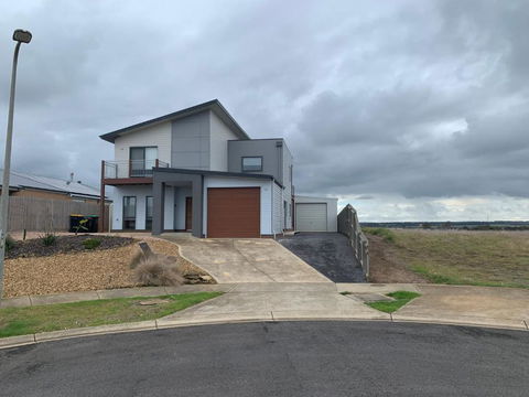 Peterborough Getaway - Phillip Island Accommodation 2