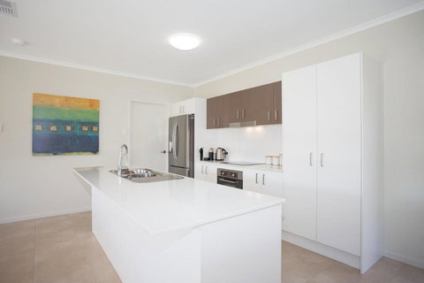 Petrie Beach Holiday Home - Phillip Island Accommodation 3
