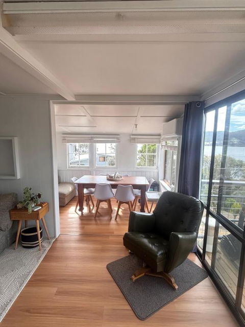 Pine Cottage - Phillip Island Accommodation 0