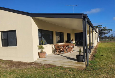 Pleasant Hill BnB - Phillip Island Accommodation 0