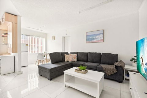 Polished 2-Bed Unit In The Heart Of Parramatta - Phillip Island Accommodation 0