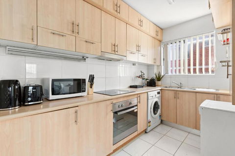 Polished 2-Bed Unit In The Heart Of Parramatta - Phillip Island Accommodation 2