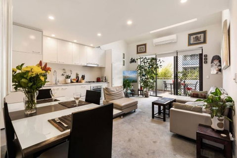Poolside Apartment Opposite Redfern Park - Phillip Island Accommodation 0