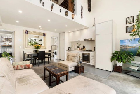 Poolside Apartment Opposite Redfern Park - Phillip Island Accommodation 1