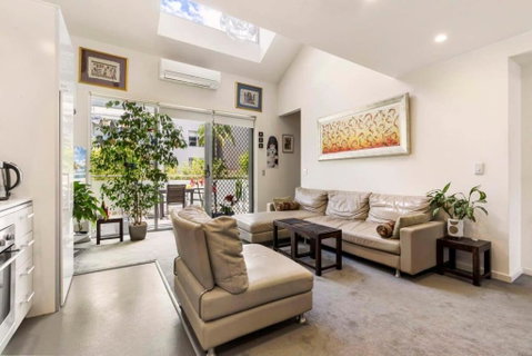 Poolside Apartment Opposite Redfern Park - Phillip Island Accommodation 3